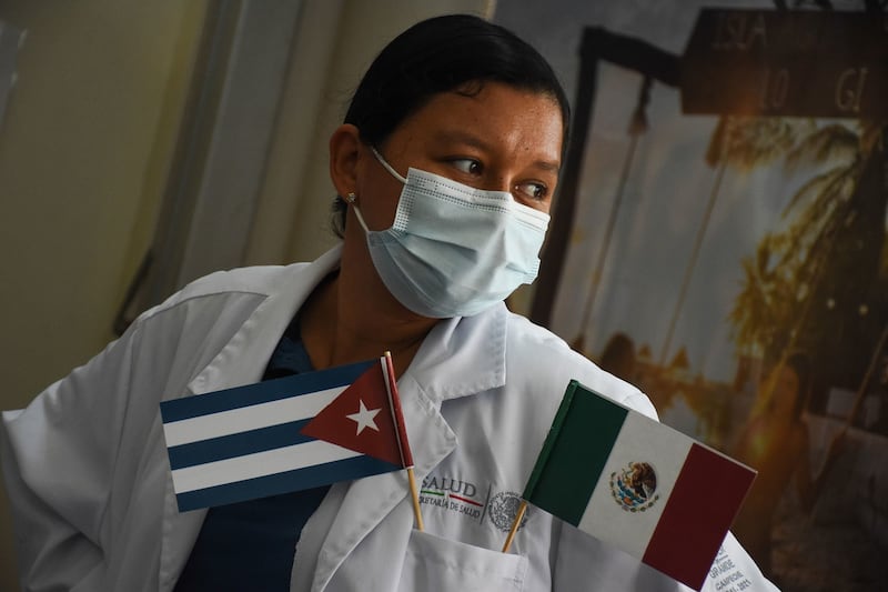 Médicos cubanos en México