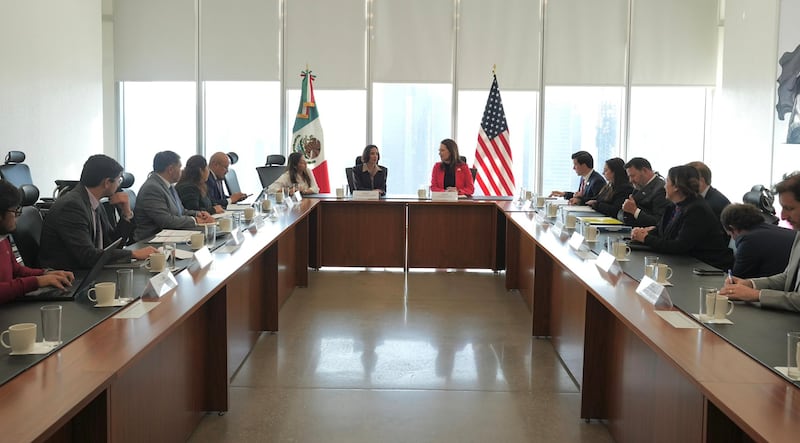 Reunión Luz Elena González con funcionarios de Trump
