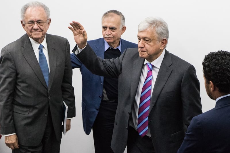 AMLO, Espriu y Alfonso Romo