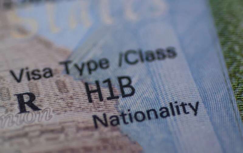 Visa de trabajo tipo H-1B. Estados Unidos ofrece visas de trabajo para quienes busquen laborar en suelo estadounidense.