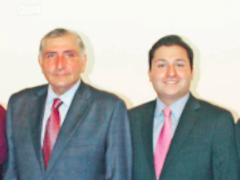 Adán Augusto López y sus hijos