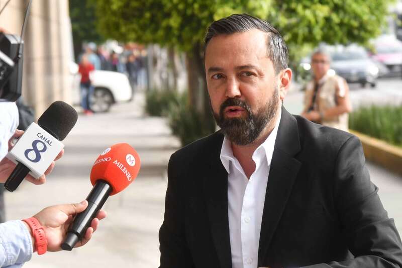 Arturo Ávila extiende la invitación de Sheinbaum a los legisladores de la oposición, para unirse contra los aranceles de Trump. Arturo Federico Avila, durante su llegada a la reunión privada de los diputados electos de la LXVI Legislatura.