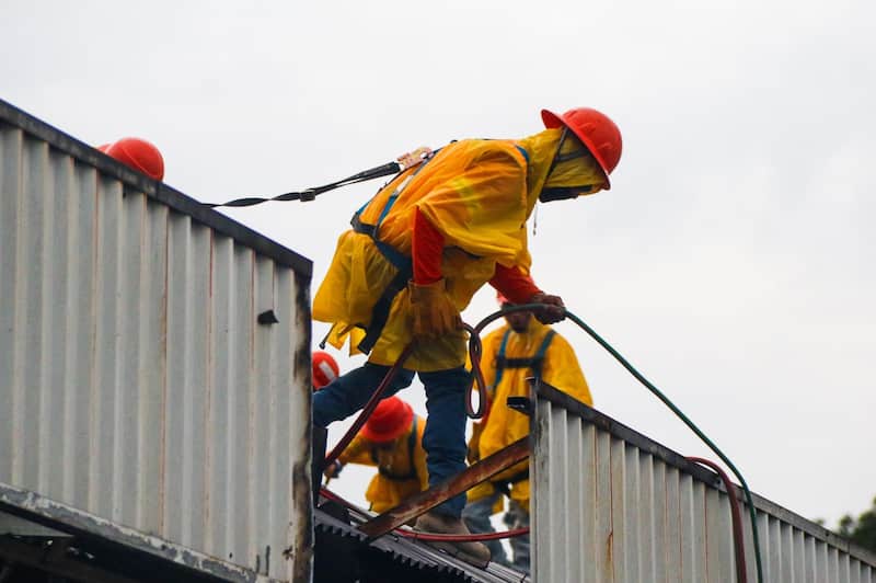 Trabajadores realizan obras de desmantelamiento en CDMX Trabajadores realizan obras de desmantelamiento en CDMX.