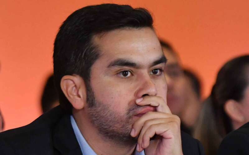 El dirigente de MC criticó al PRI por su posicionamiento con respecto a los aranceles El dirigente del PRI llamó lacayo y esquirol a Máynez por defender al gobierno