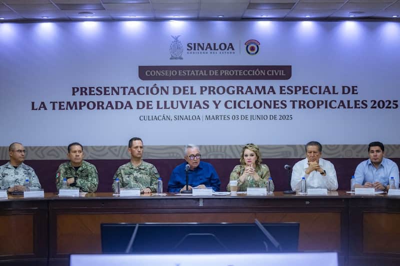 El gobernador de Sinaloa, Rocha Moya, emplea precauciones junto a sus alcaldes para próximas tormentas tropicales. Imágen