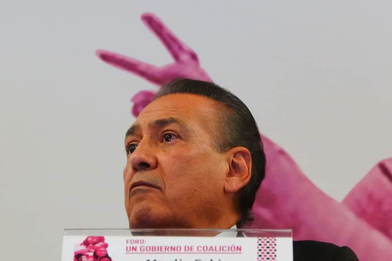 Manlio Fabio Beltrones, senador de la República. Beltrones encabezando el foro: "Un gobierno de coalición un lugar de autocracia", en el salón Mixtecas del WTC.