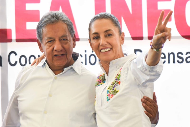 Higinio Martínez y Claudia Sheinbaum