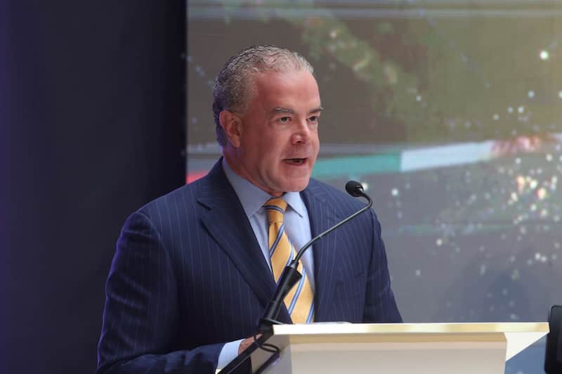 Raúl Rocha negó que se haya visto beneficiado con el contrato de Pemex Raúl Rocha Cantú, Presidente de Miss Universe durante la conferencia de prensa de la 73° edición del certamen Miss Universe